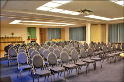 Das Hotel am Alten Strom erneuerte das Klassenzimmer und die Haustechnik.